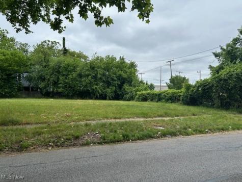 10121 Somerset Avenue Cleveland OH 44108