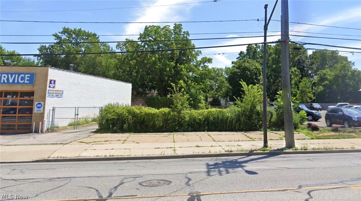 15235 Lorain Avenue Cleveland OH 44111