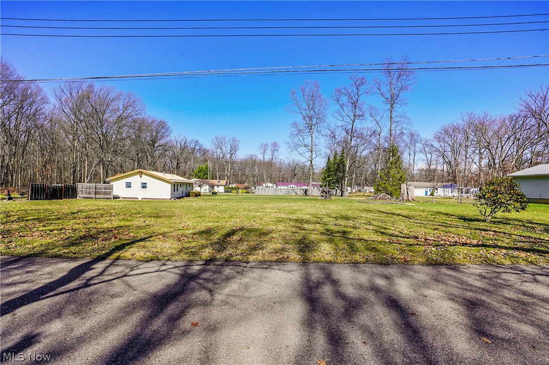 17972 Davis Road Lake Milton OH 44429