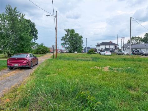 801 Backert Court SW Canton OH 44707