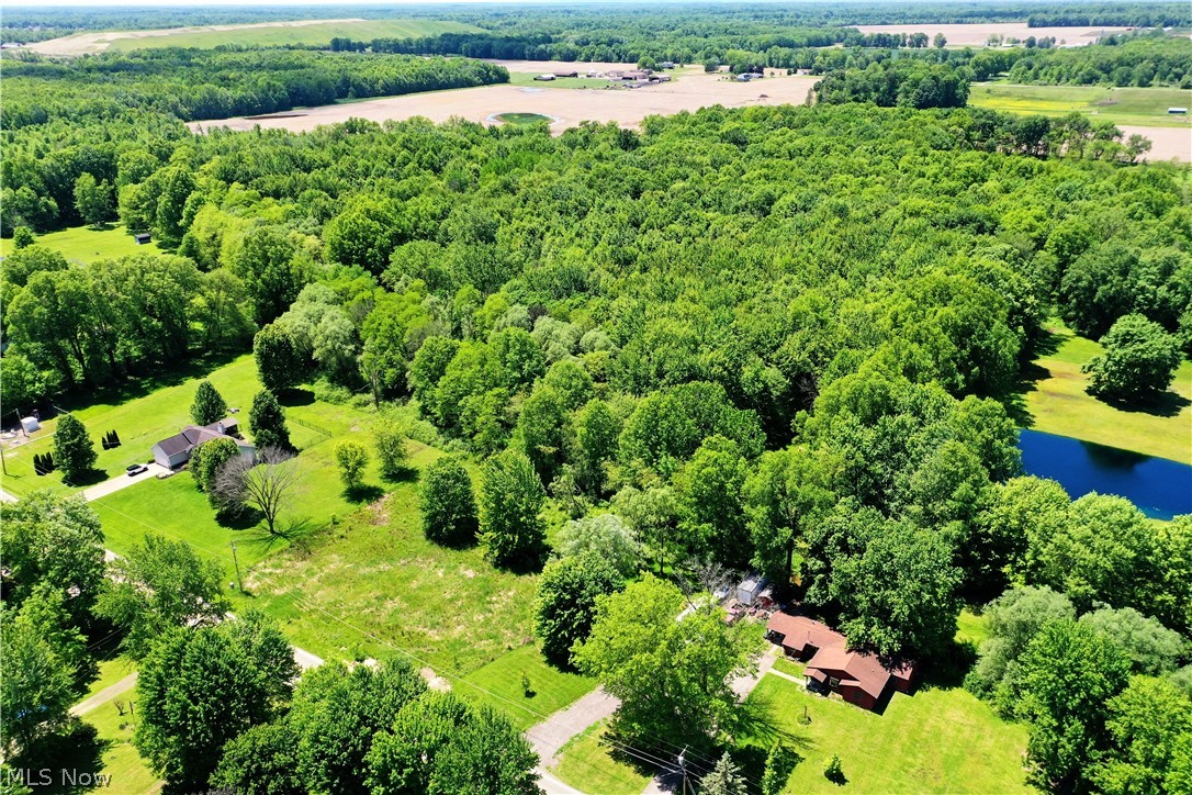 S Leavitt Road Lordstown OH 44481