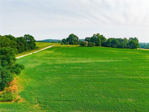 Stoneford St SW Navarre OH 44662