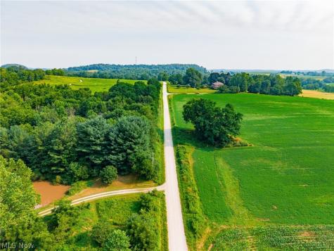 Stoneford St SW Navarre OH 44662