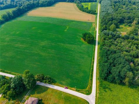 Stoneford St SW Navarre OH 44662