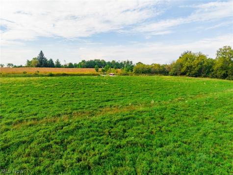 Foxfield Street SW Navarre OH 44662