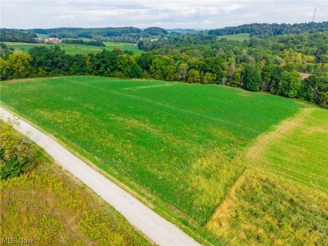 Foxfield Street SW Navarre OH 44662
