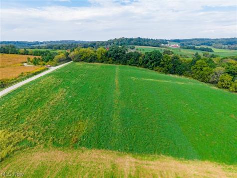 Foxfield Street SW Navarre OH 44662