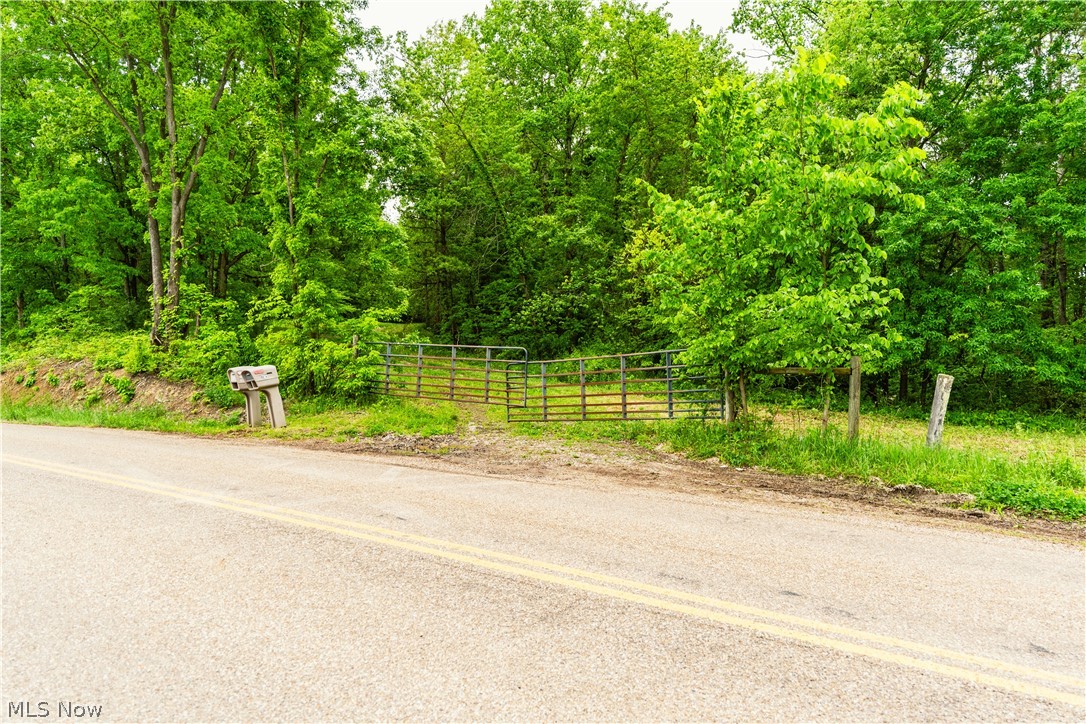Edie Hill Road Uhrichsville OH 44683