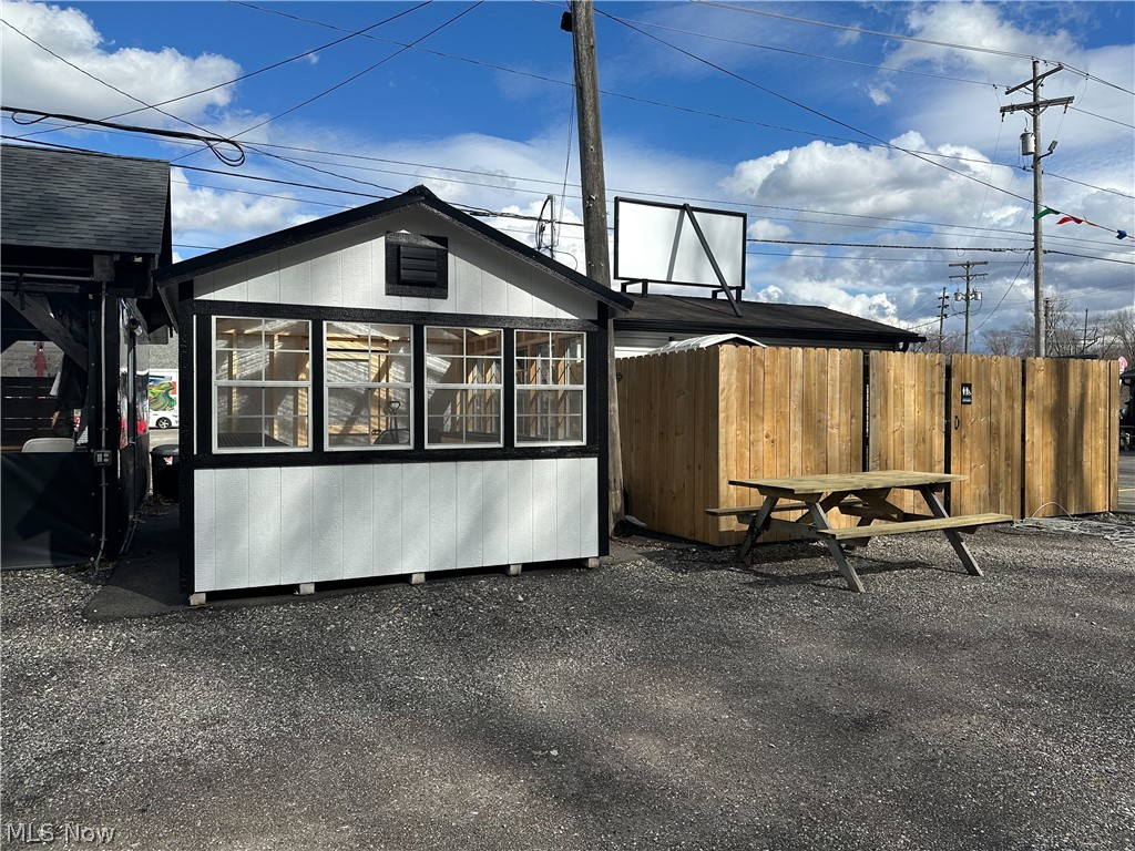 3405 Mahoning Avenue NW Warren OH 44483