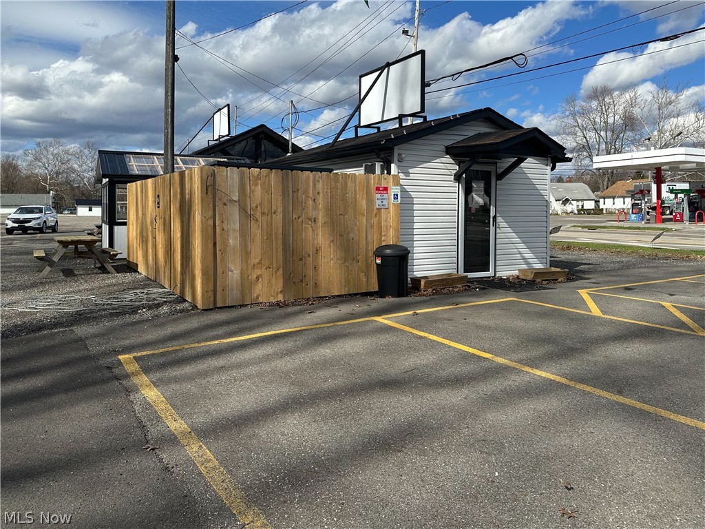 3405 Mahoning Avenue NW Warren OH 44483