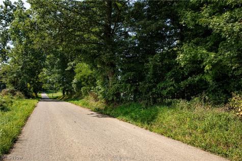 Smith Road SW Navarre OH 44662