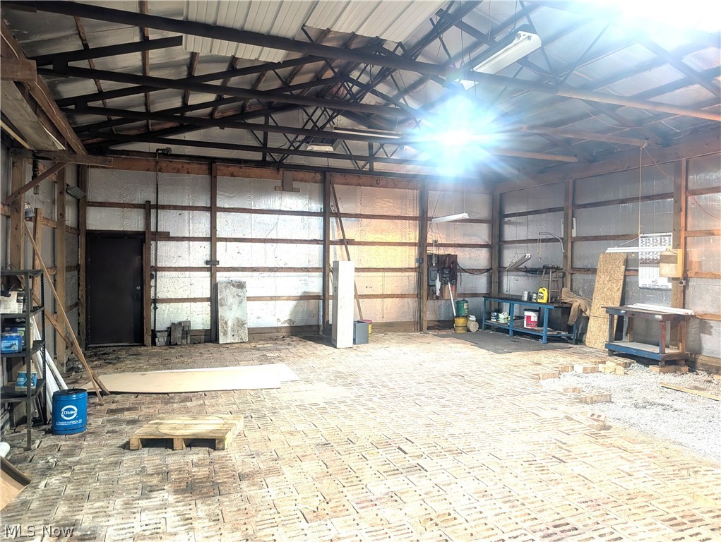 5715 Greer Road SE Uhrichsville OH 44683