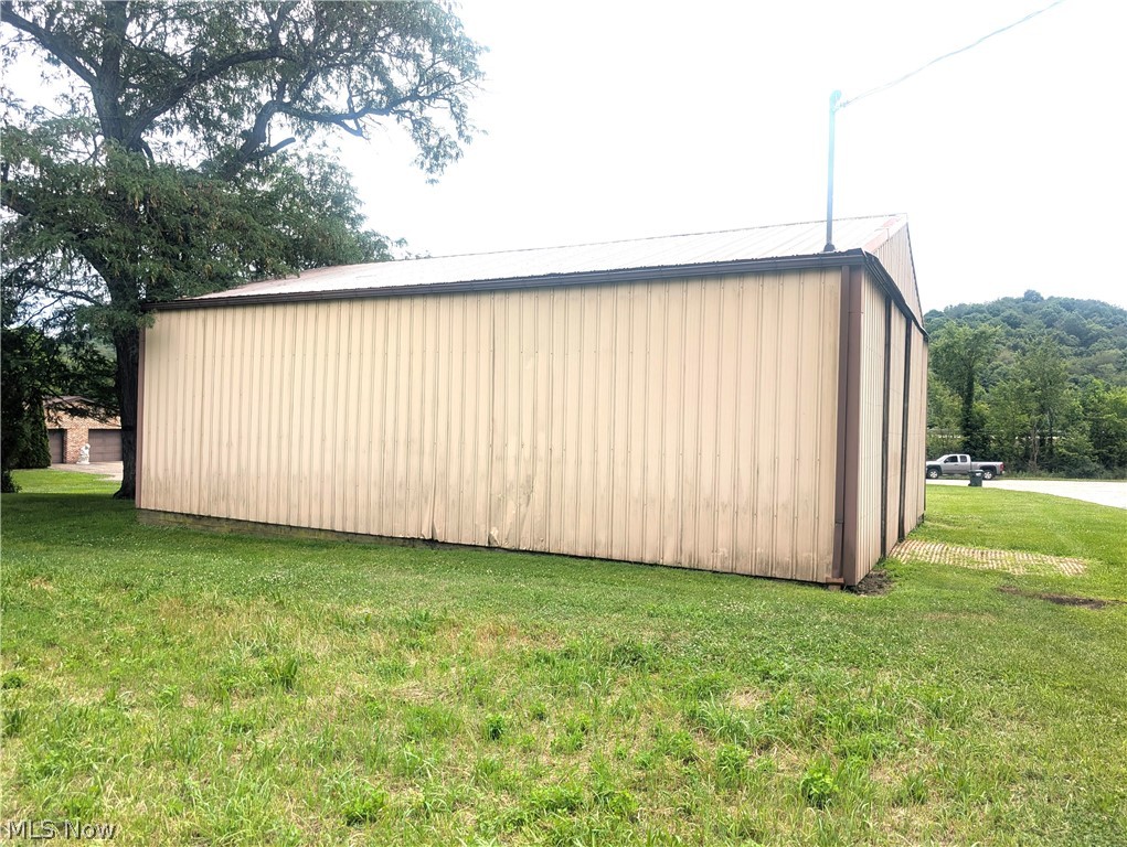 5715 Greer Road SE Uhrichsville OH 44683