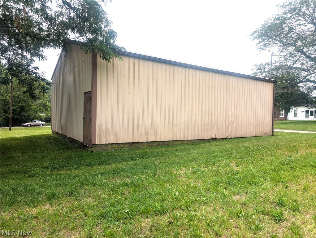 5715 Greer Road SE Uhrichsville OH 44683
