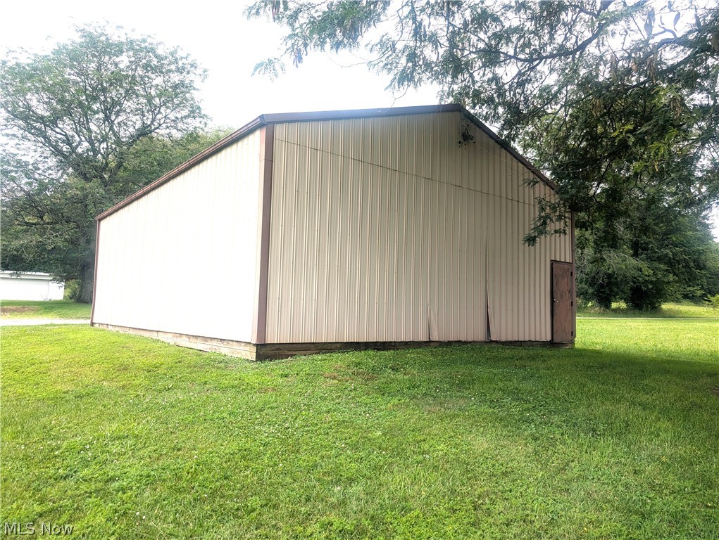 5715 Greer Road SE Uhrichsville OH 44683