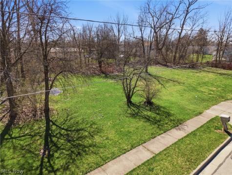 2048 Buchtel Street Twinsburg OH 44087