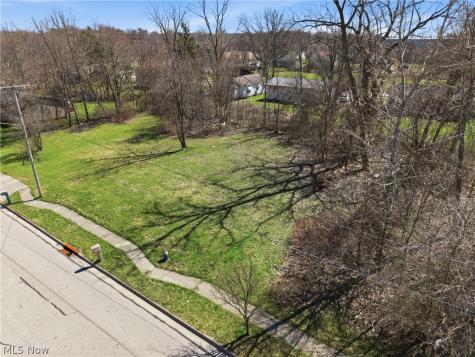 2048 Buchtel Street Twinsburg OH 44087