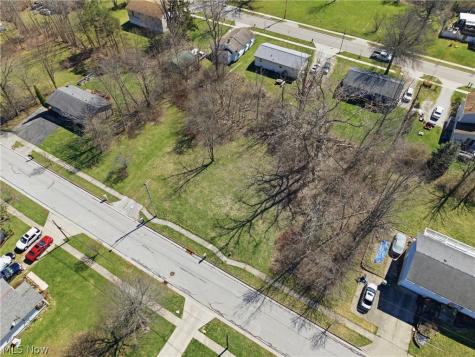 2048 Buchtel Street Twinsburg OH 44087