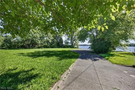 2306 Canfield Road Akron OH 44312