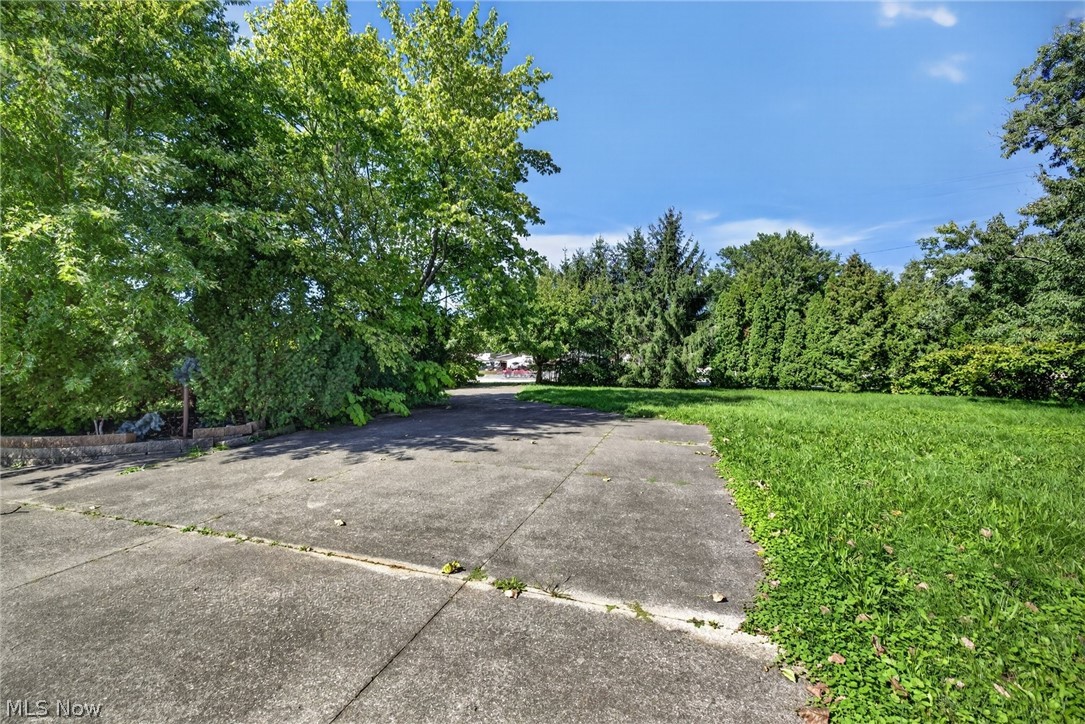 2306 Canfield Road Akron OH 44312