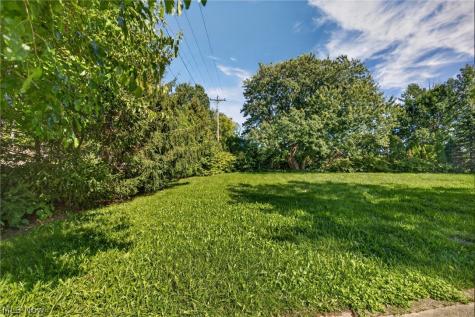 2306 Canfield Road Akron OH 44312