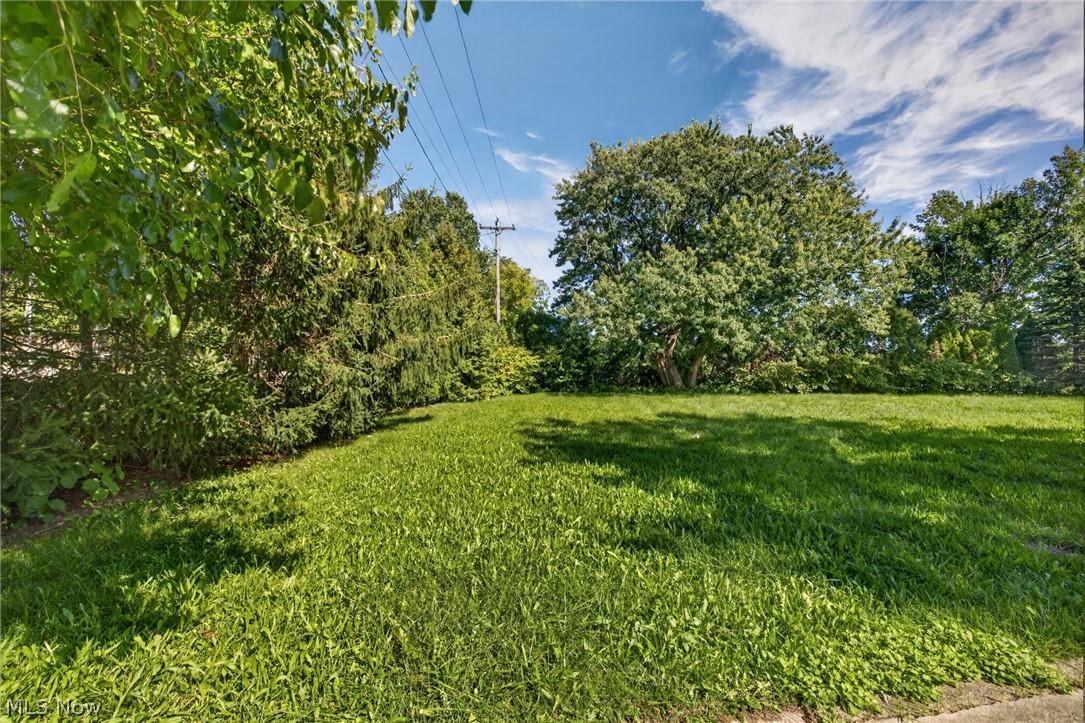 2306 Canfield Road Akron OH 44312