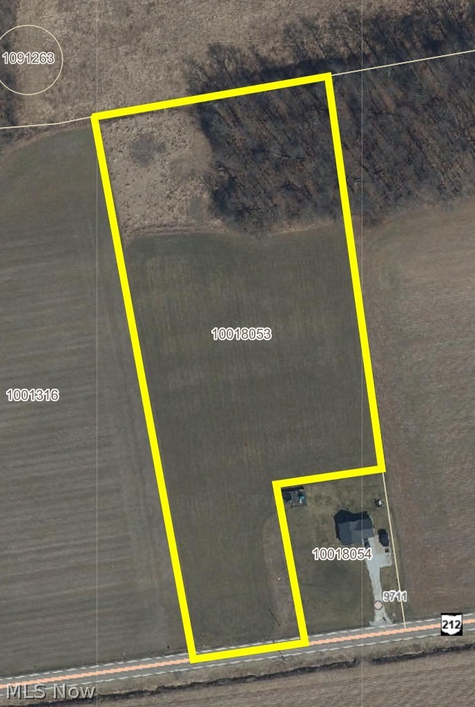 Dolphin Street SW Strasburg OH 44680