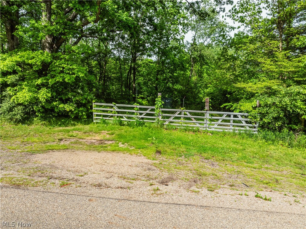 Edie Hill Road SE Uhrichsville OH 44683