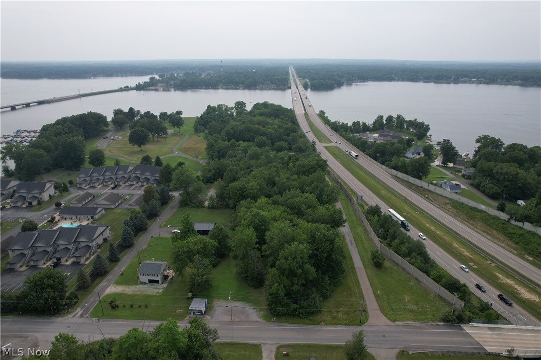 N East River Road Lake Milton OH 44429