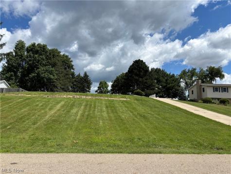 1133 Scenicrest Street NW Uniontown OH 44685