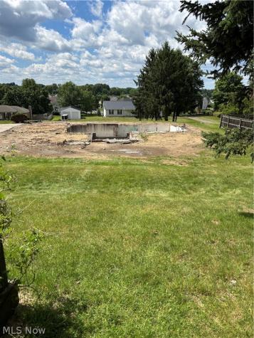 1133 Scenicrest Street NW Uniontown OH 44685