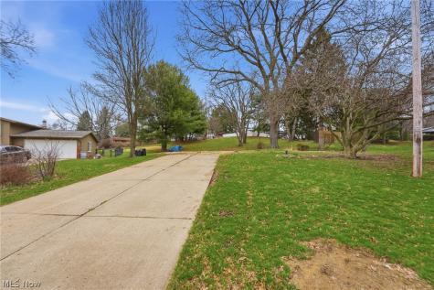 7622 Marelis Avenue NE Canton OH 44721