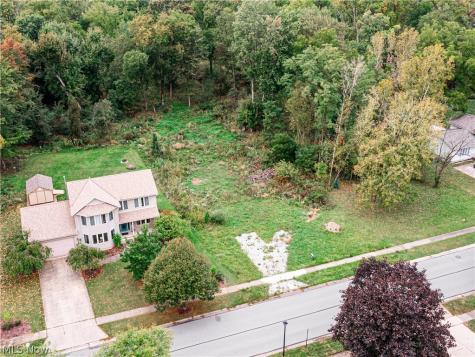 V/l Diplomat Drive Stow OH 44224