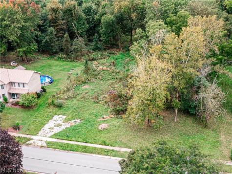 V/l Diplomat Drive Stow OH 44224