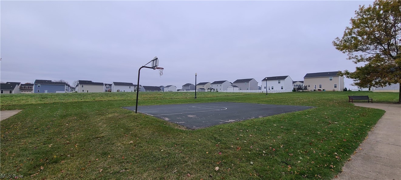 V/l Monroe Square Barberton OH 44203