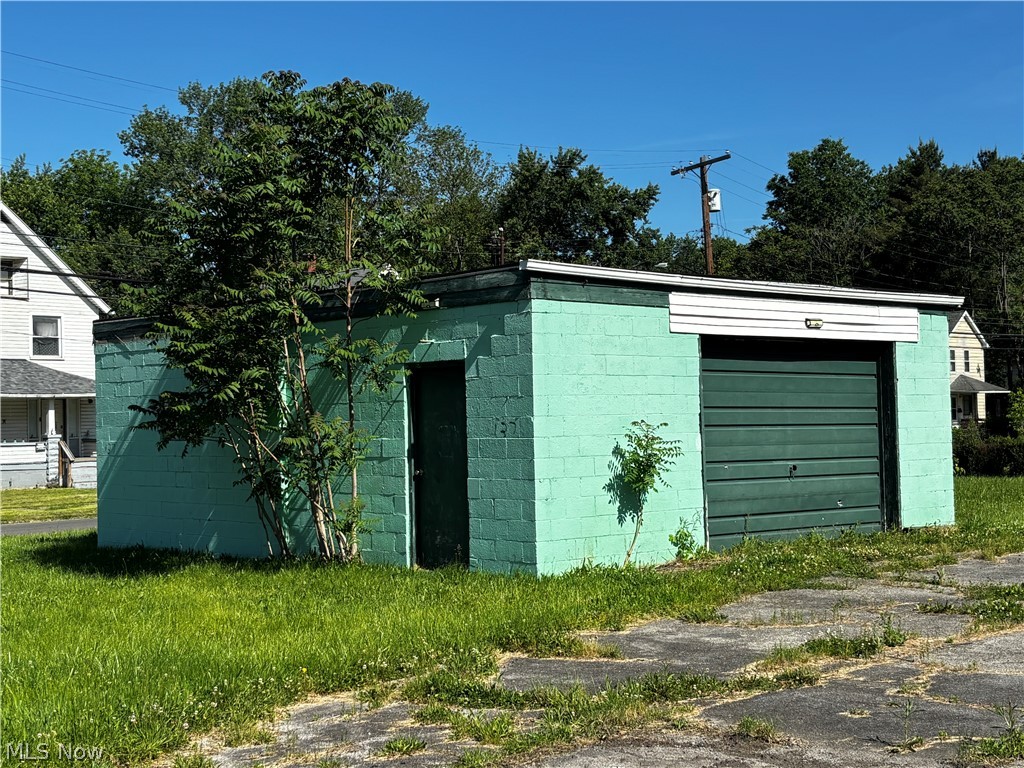 137 Wood Avenue Niles OH 44446