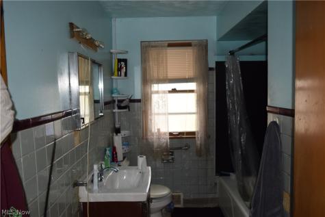 6210 Heisley Avenue Cleveland OH 44105