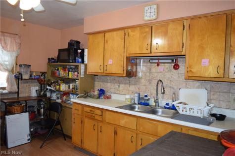 6210 Heisley Avenue Cleveland OH 44105