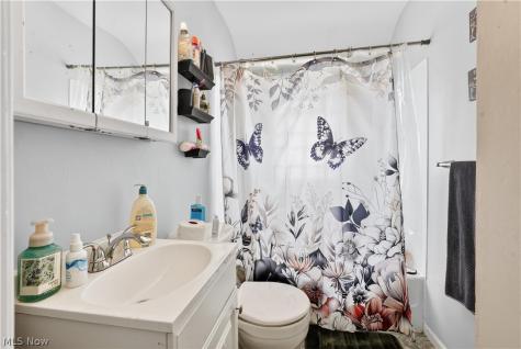 6115 Brownfield Drive Parma OH 44129