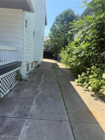 4236 E 131st Street Cleveland OH 44105