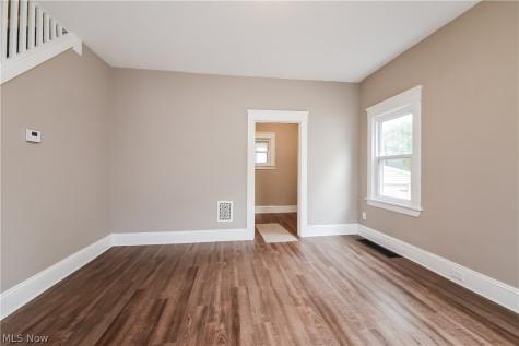 1376 Gladys Avenue Lakewood OH 44107