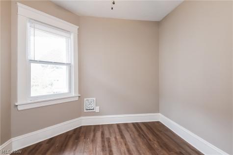 1376 Gladys Avenue Lakewood OH 44107