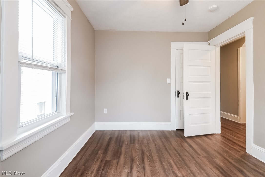1376 Gladys Avenue Lakewood OH 44107