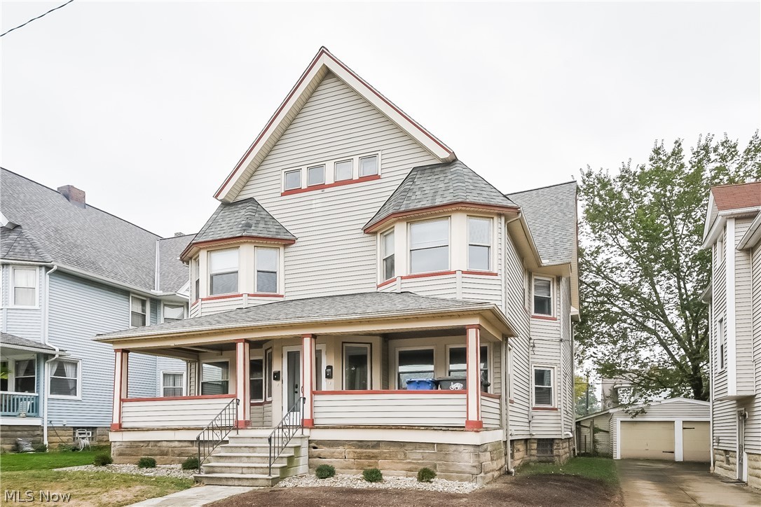 1376 Gladys Avenue Lakewood OH 44107