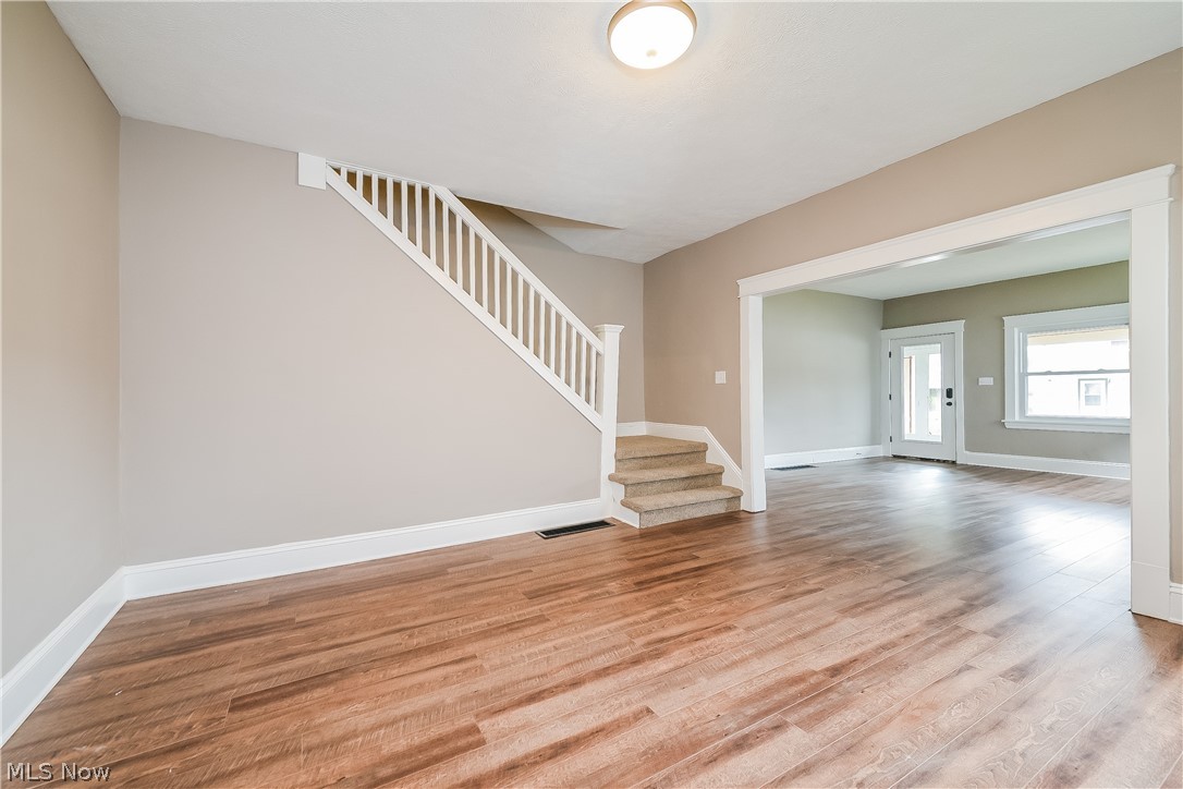 1376 Gladys Avenue Lakewood OH 44107