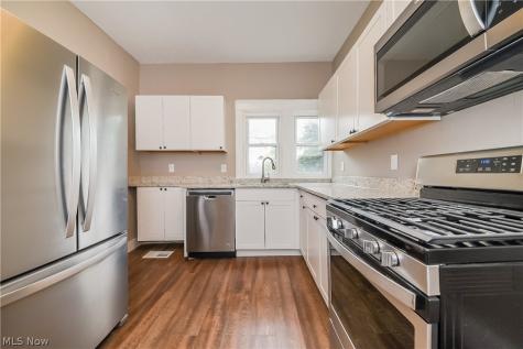 1376 Gladys Avenue Lakewood OH 44107