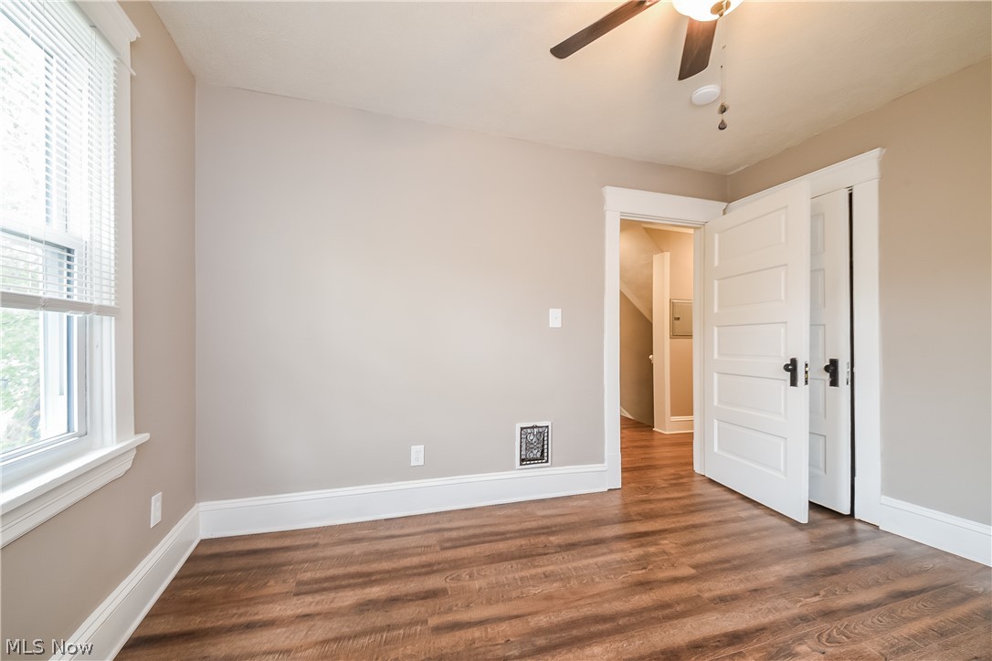 1376 Gladys Avenue Lakewood OH 44107