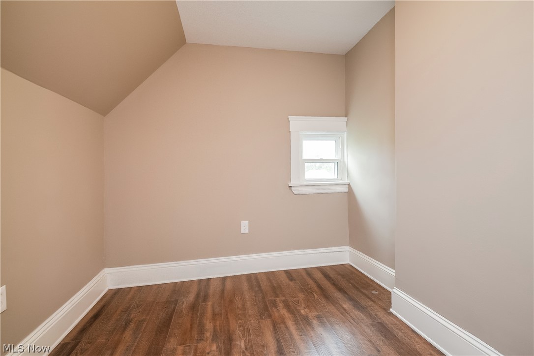 1376 Gladys Avenue Lakewood OH 44107