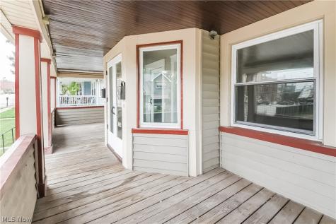 1376 Gladys Avenue Lakewood OH 44107