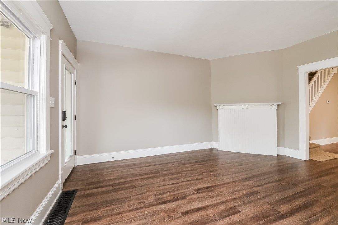 1376 Gladys Avenue Lakewood OH 44107